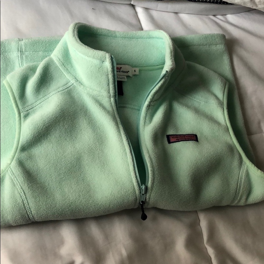 Vi yard vines fleece vest size S